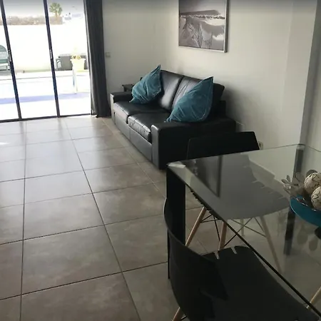 Maria Villa *